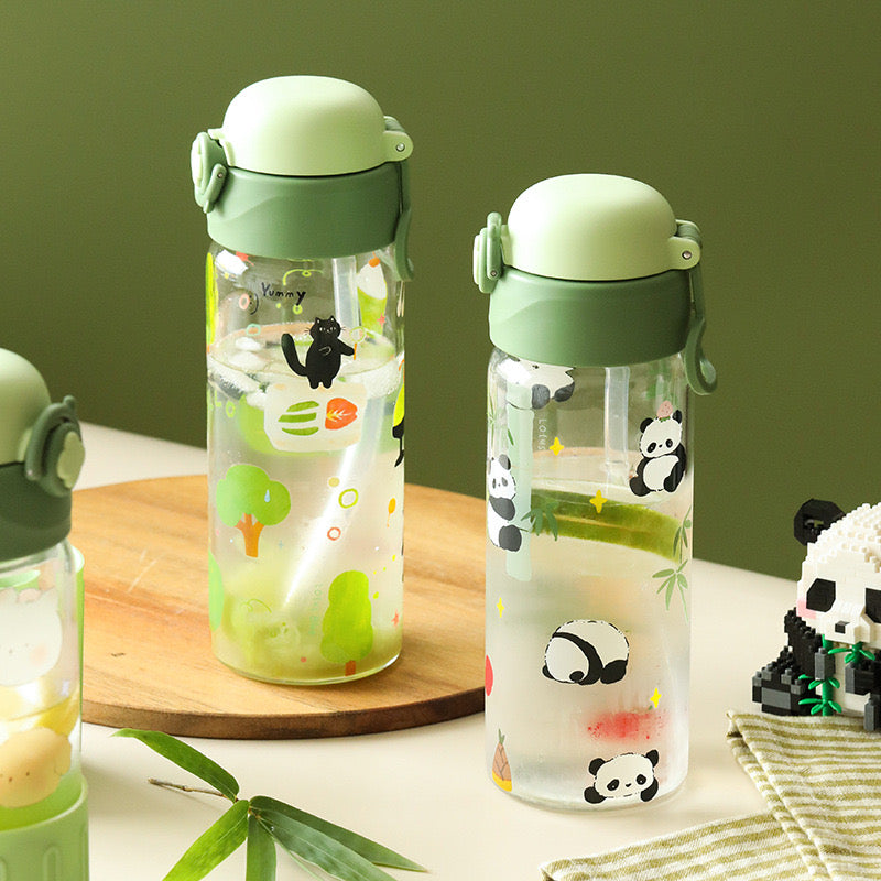 Crystal Paradise Glass bottle with straw