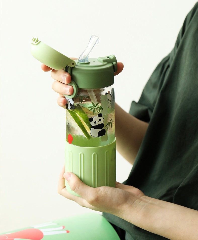 Crystal Paradise Glass bottle with straw